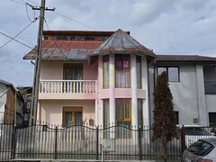 Casa de vanzare cu 3 camere in Poiana Campina